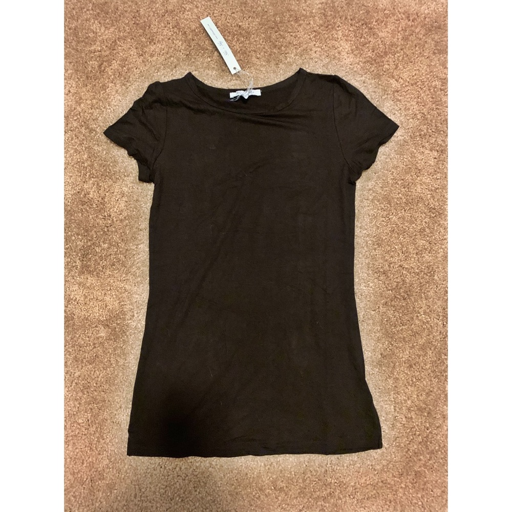 ❤️NWT She & Sky black t shirt